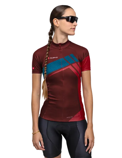  Het model is 175 cm  groot en draagt maat S3