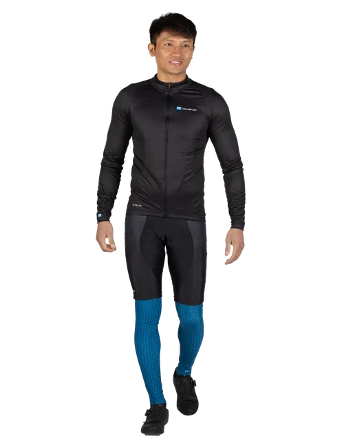  Het model is 173 cm  groot en draagt maat S