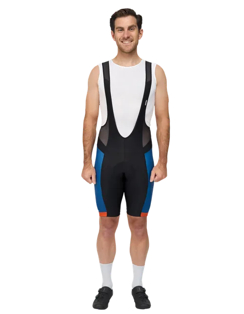  Het model is 178 cm  groot en draagt maat 4