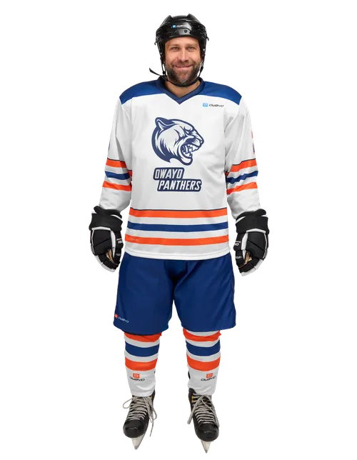  Het model is 175 cm  groot en draagt maat L