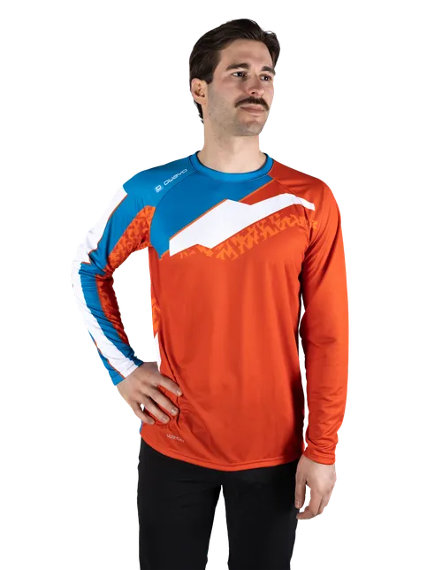  Het model is 182 cm  groot en draagt maat 6