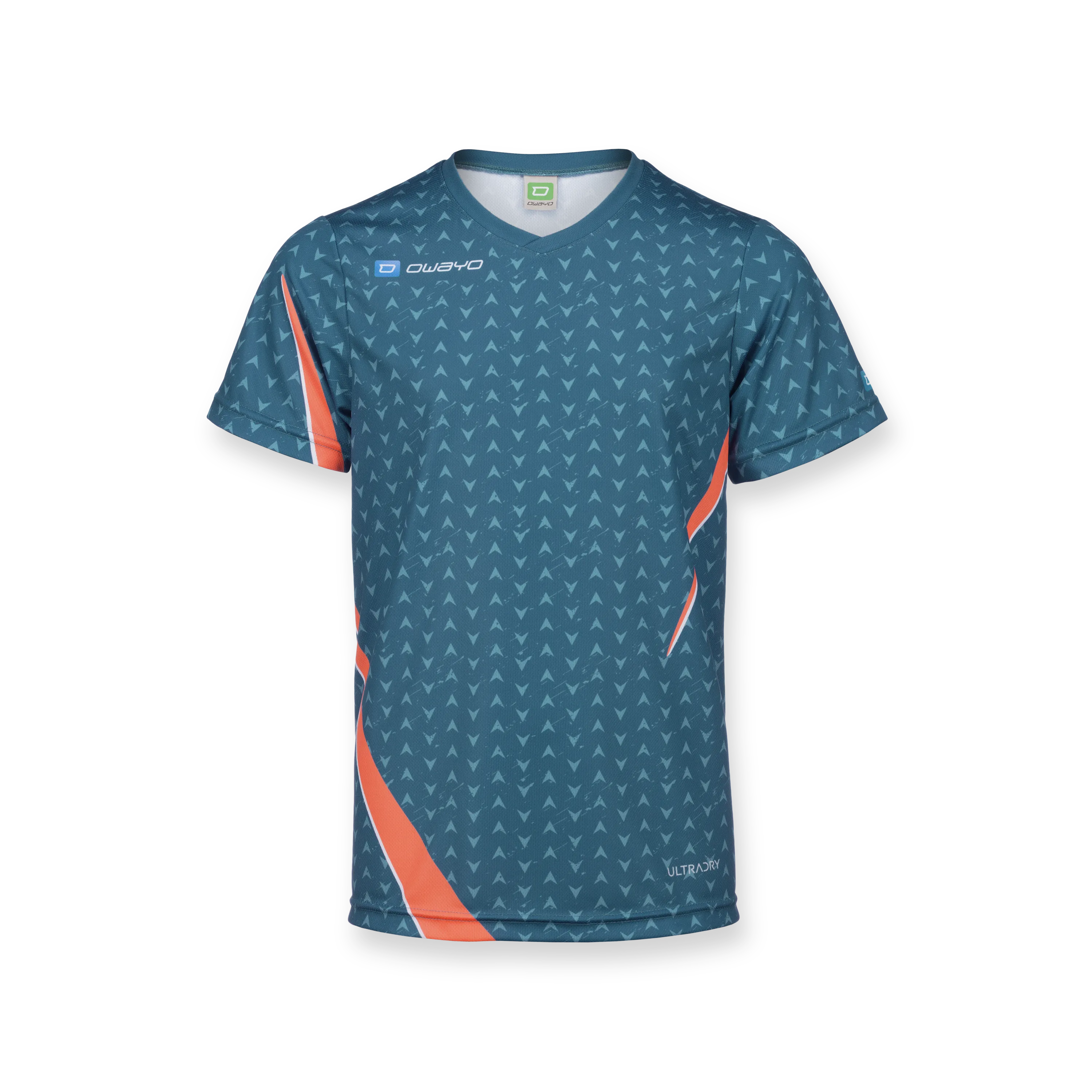 Een sportief kinder shirt in blauw met een geometrisch patroon en oranje accenten.