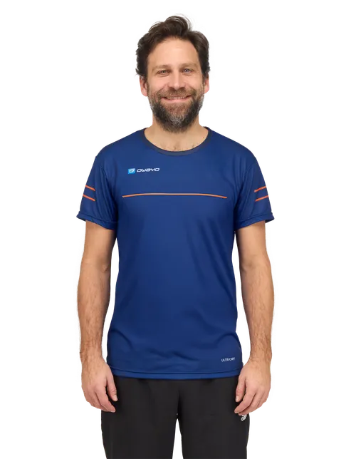  Het model is 175 cm  groot en draagt maat 6